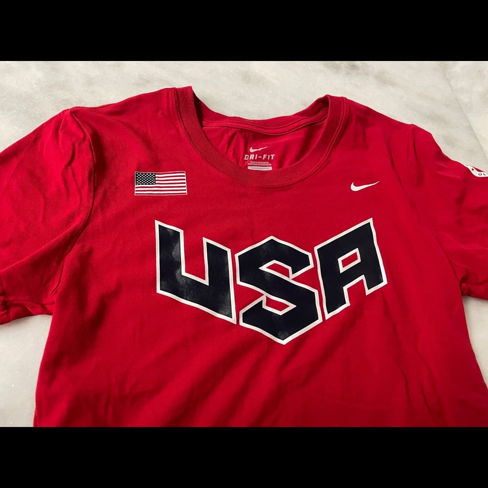 EUC Nike USA Olympics Workout Top. Medium ❤️🤍💙